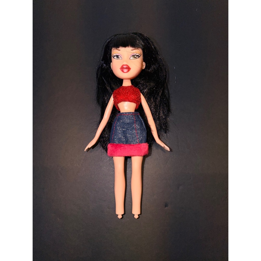 MGA Bratz Jade Doll Black Hair Red Glitter Top Denim Pink Fur Skirt Y2K Fashion